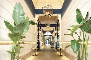 Interior - Only YOU Boutique Hotel (Madrid)