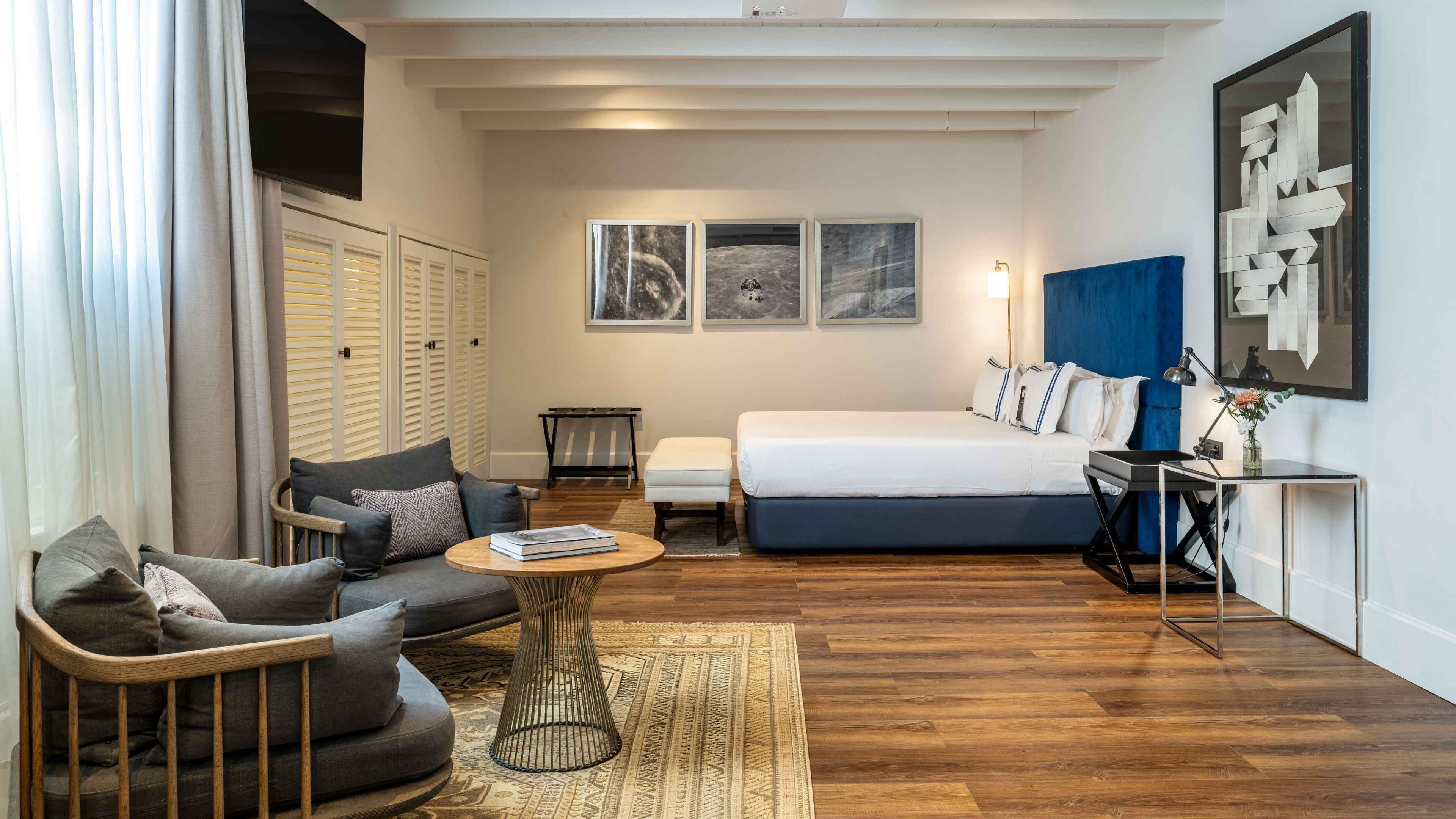 Premium bedding, down duvets, minibar, in-room safe