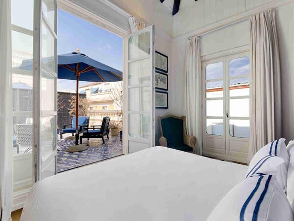 Junior Suite | Premium bedding, down duvets, minibar, in-room safe