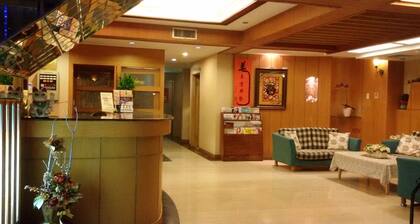 Riverside Hotel