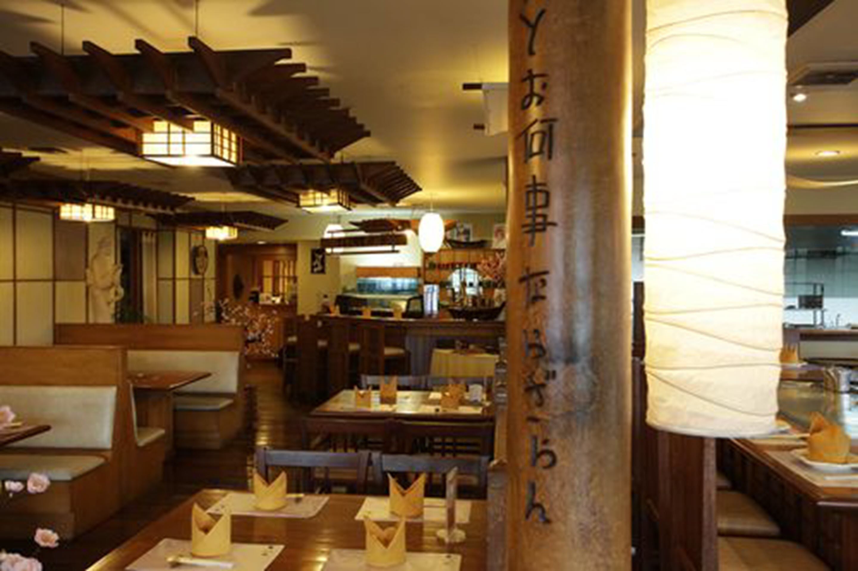 3 restaurants, international cuisine