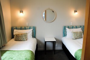 One Bedroom Executive Suite | โต๊ะทำงาน, เตารีด/โต๊ะรีดผ้า, เปล/เตียงเด็กอ่อน, Wi-Fi ฟรี