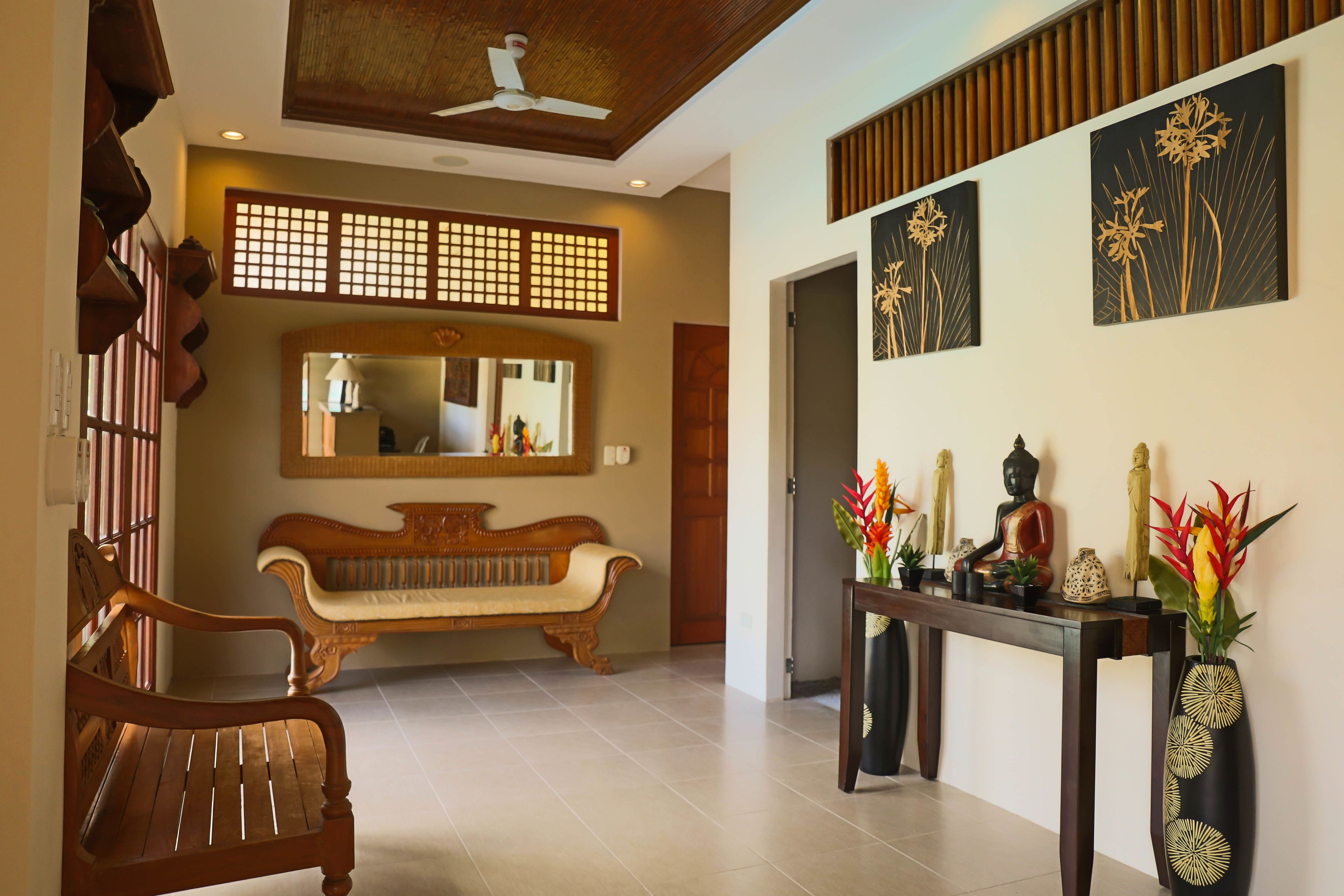 couples treatment room(s), sauna, body scrubs, facials