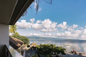 Deluxe Double Room, Sea View | Beach/ocean view - Turtle Bay Dive Resort (Moalboal)