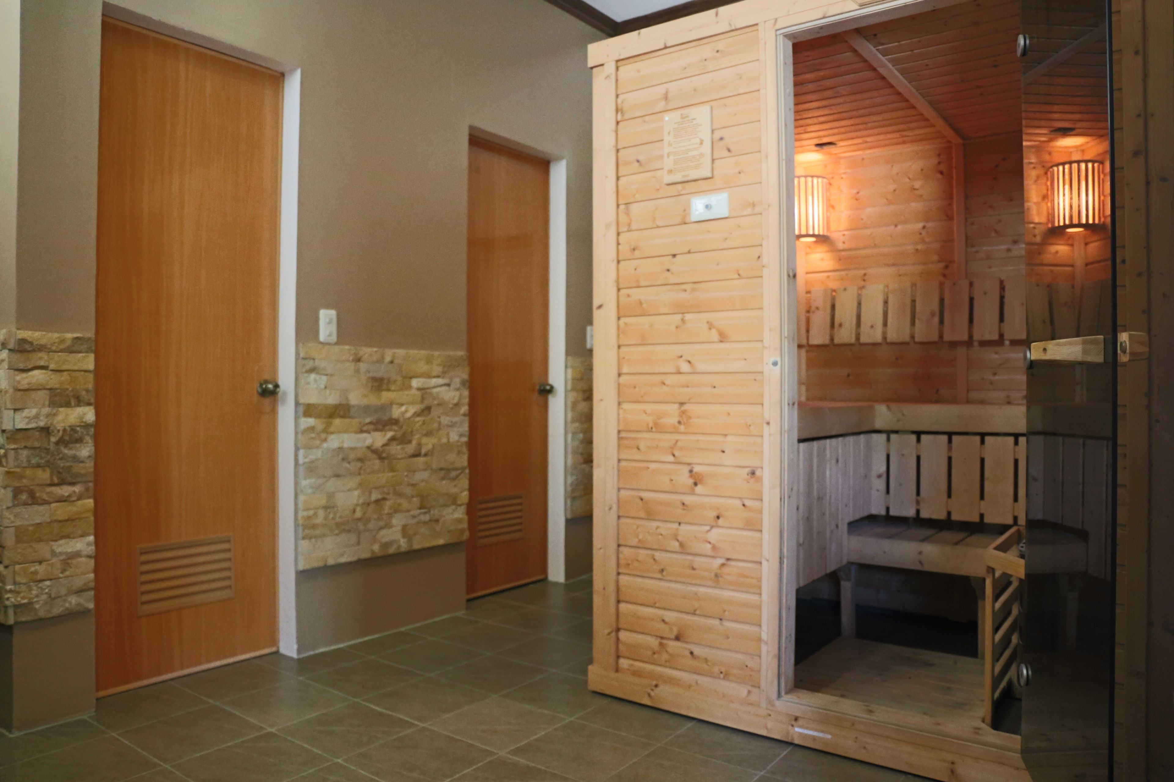 couples treatment room(s), sauna, body scrubs, facials