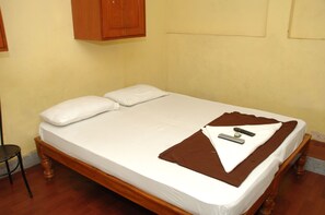 Premium bedding, rollaway beds, free WiFi