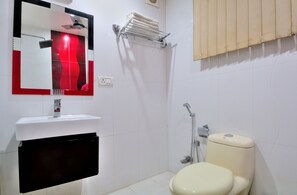 Shower, free toiletries, hair dryer, bathrobes