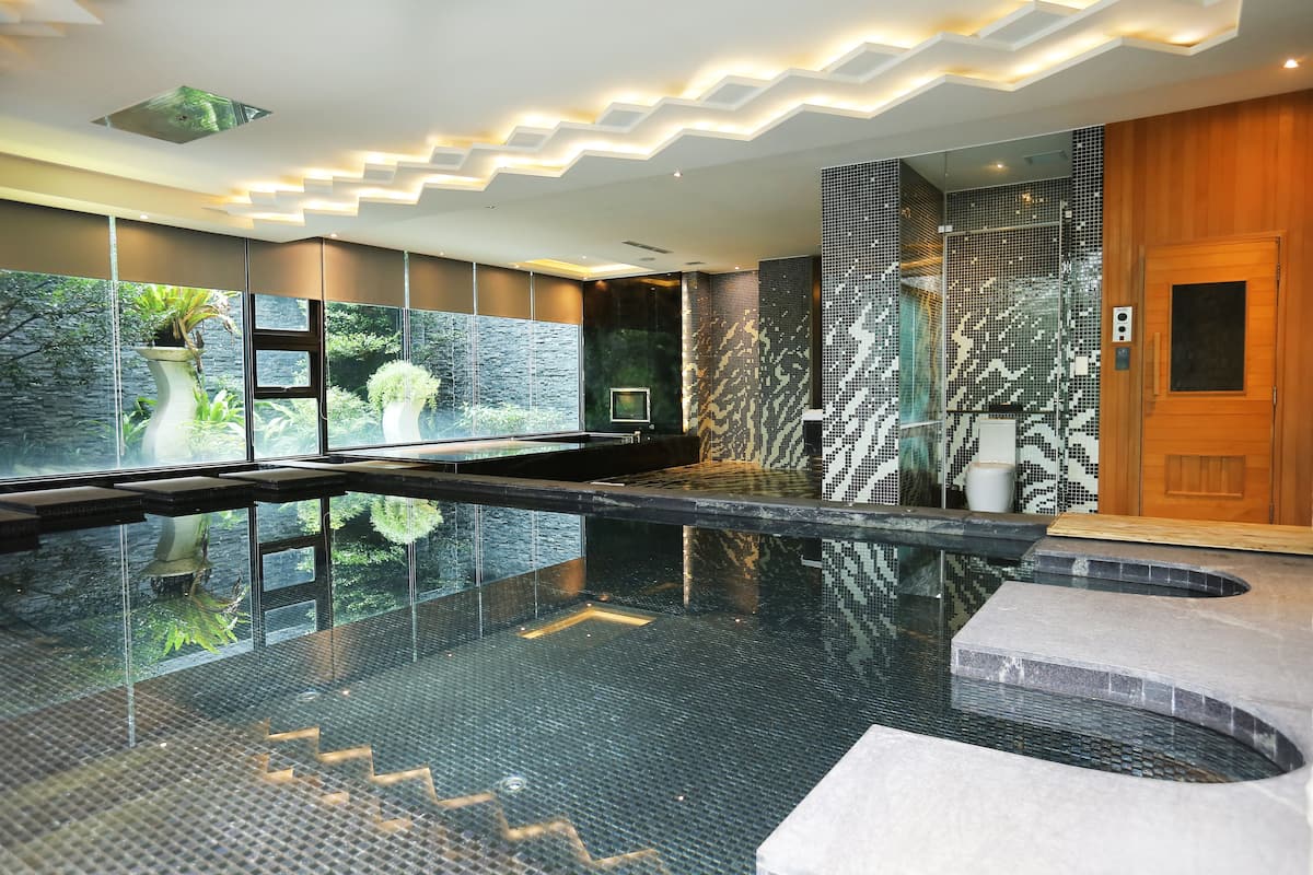 ห้องพรีเมียร์ดับเบิล | ผ้านวมขนเป็ด, เตียงพร้อมฟูกเสริมที่นอน, มินิบาร์, โต๊ะทำงาน