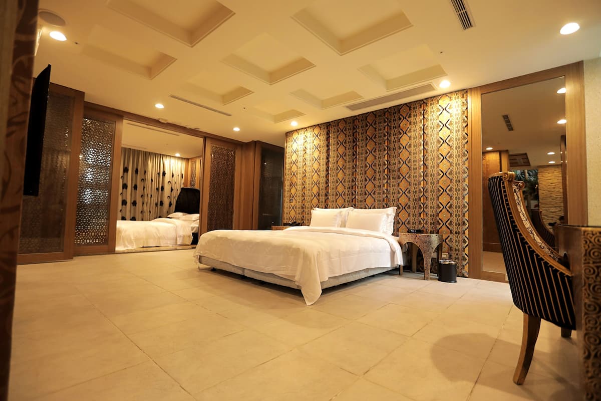 ห้องเพรสซิเดนเชียลสำหรับสี่ท่าน, เตียงควีนไซส์ 2 เตียง | ผ้านวมขนเป็ด, เตียงพร้อมฟูกเสริมที่นอน, มินิบาร์, โต๊ะทำงาน