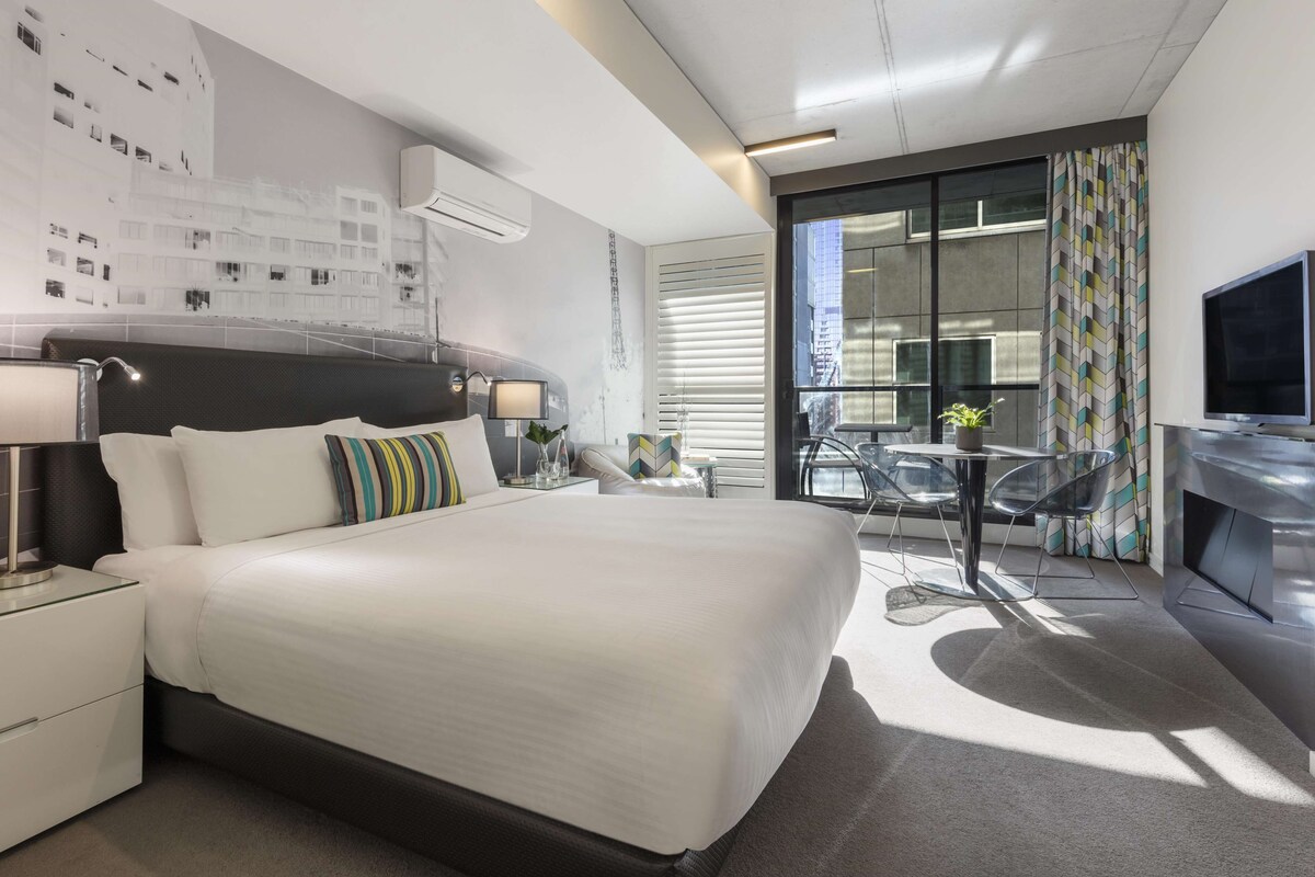 Oaks Melbourne on William Suites