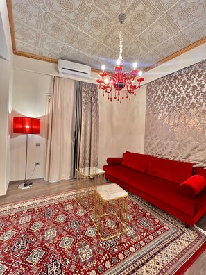 Caja de seguridad en la habitación y sistema de insonorización 