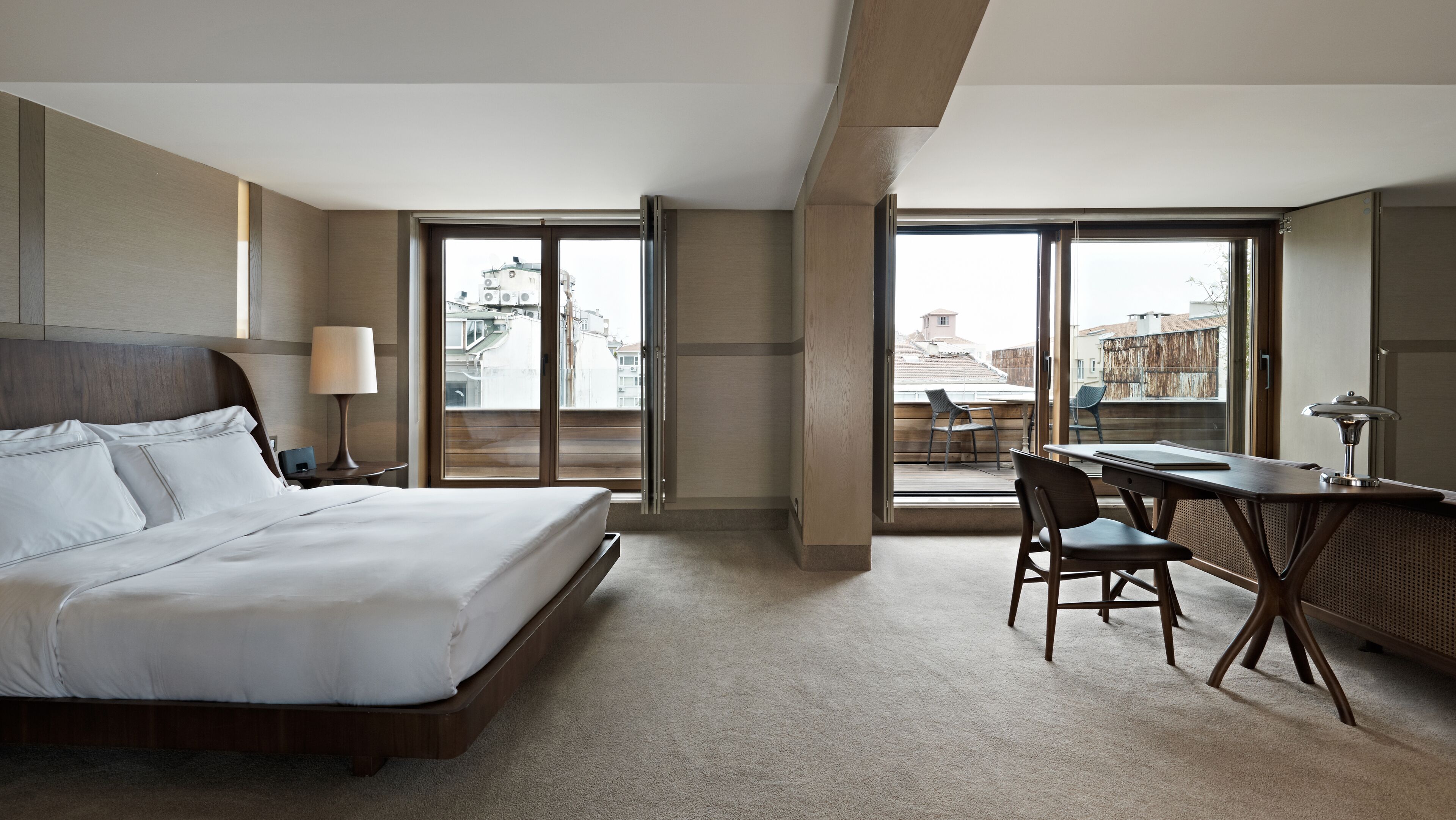 junior suite, terrace | 1 bedroom, minibar, in-room safe, desk