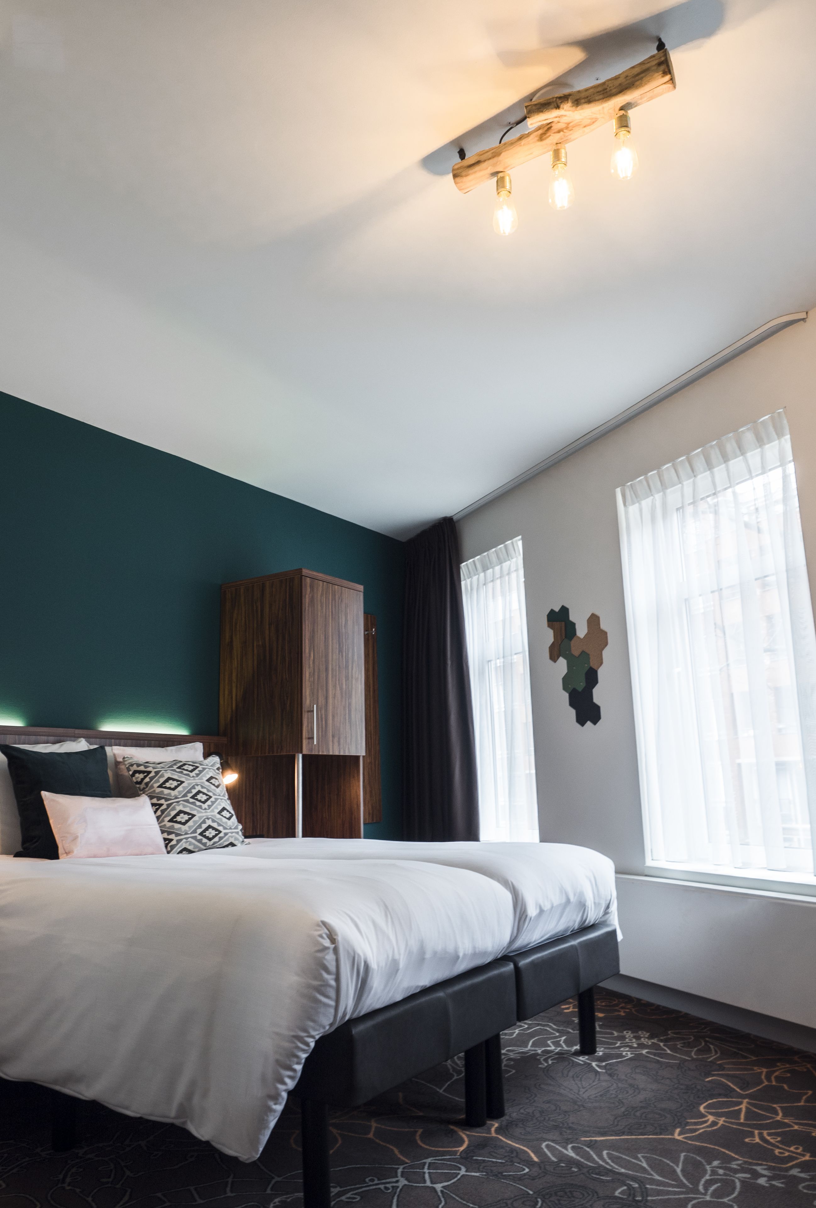 family room | in-room safe, free wifi, bed sheets