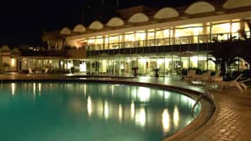 Outdoor pool, pool umbrellas, sun loungers