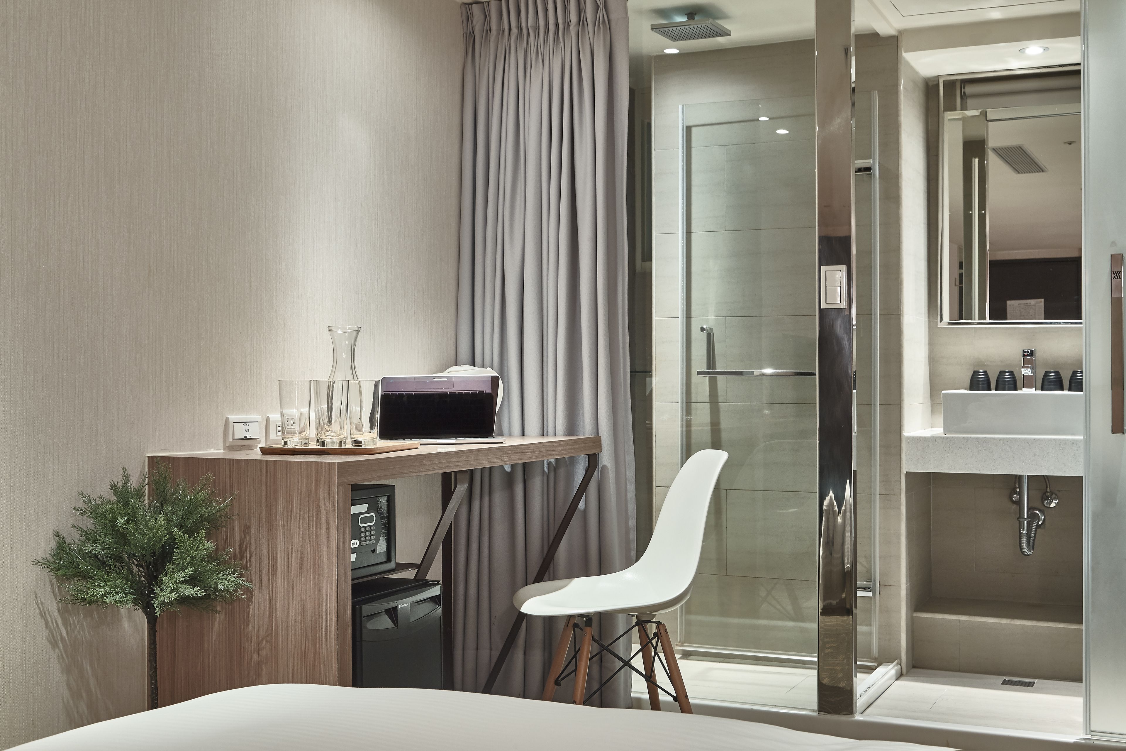 premium bedding, down duvets, in-room safe, blackout curtains