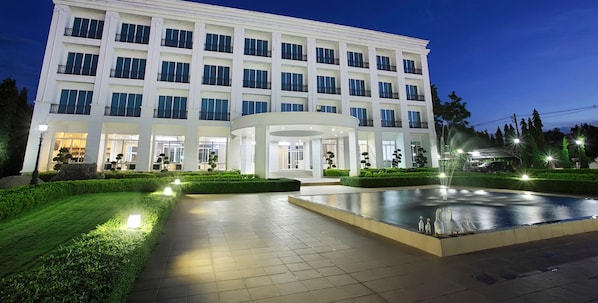 Exterior - La Vie En Rose Hotel (Chiang Rai)
