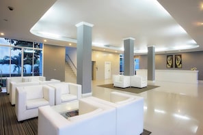 Reception - La Vie En Rose Hotel (Chiang Rai)