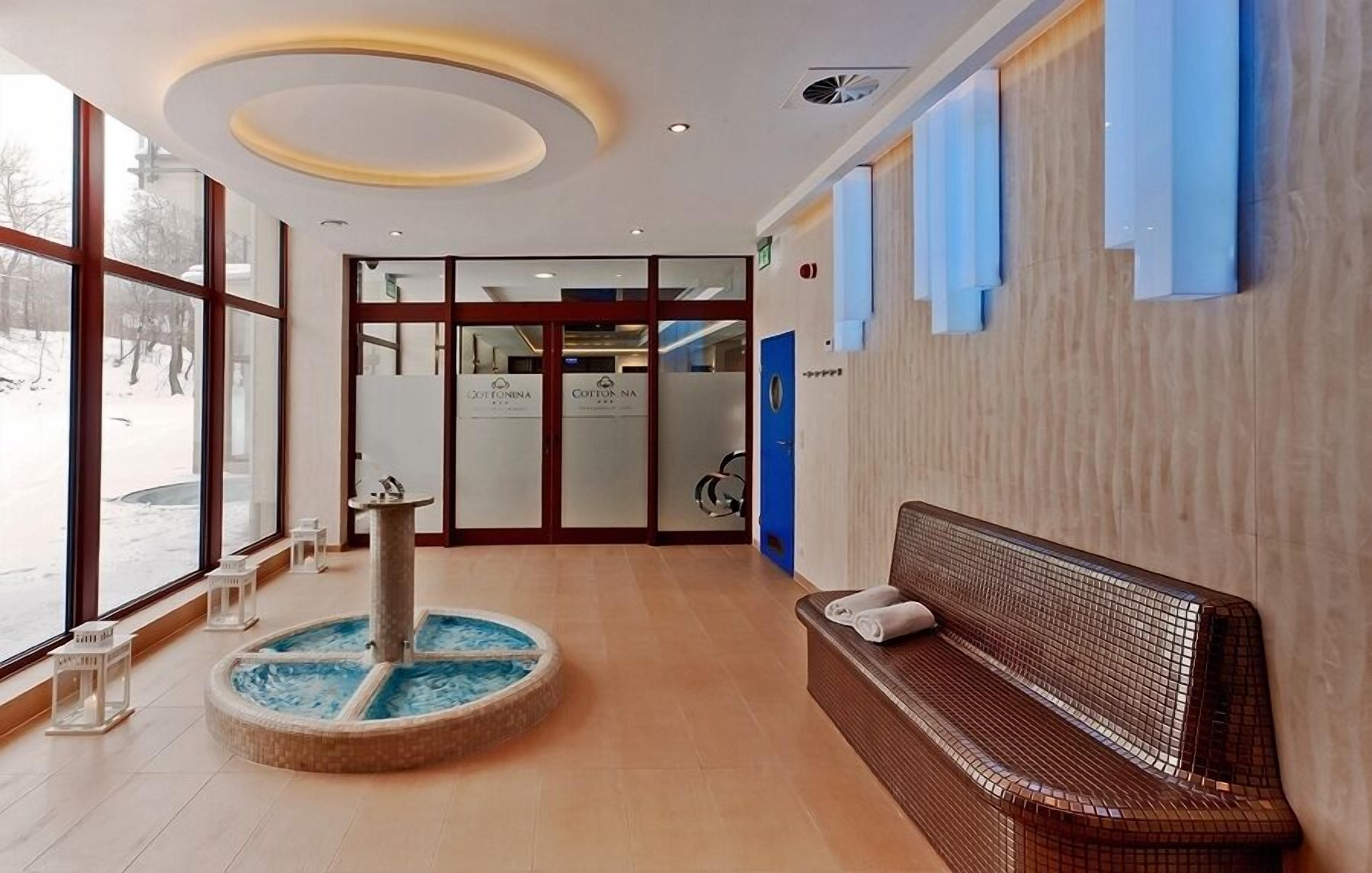 sauna, hot tub, steam room, body treatments, aromatherapy, facials