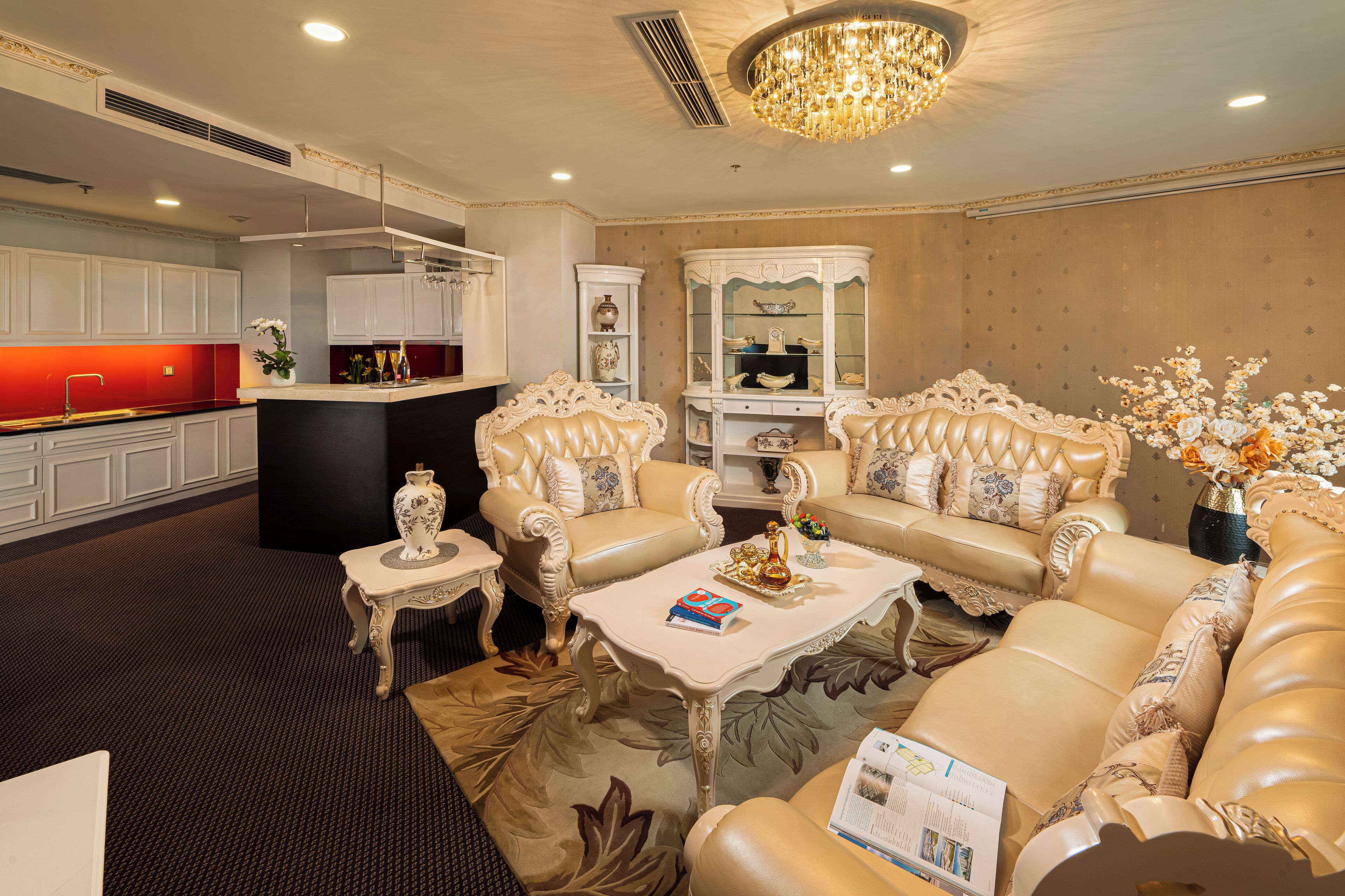 president suite room | living area | 37-inch lcd tv with cable channels, tv, computer monitors