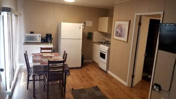 Suite familiar, varias camas, cocina (Two rooms) | Wifi gratis y ropa de cama