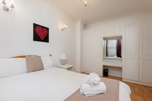 Iron/ironing board, free WiFi, bed sheets