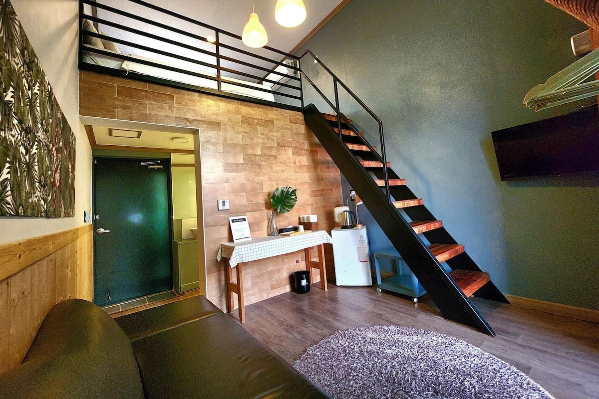 Hypo-allergenic bedding, blackout drapes, soundproofing