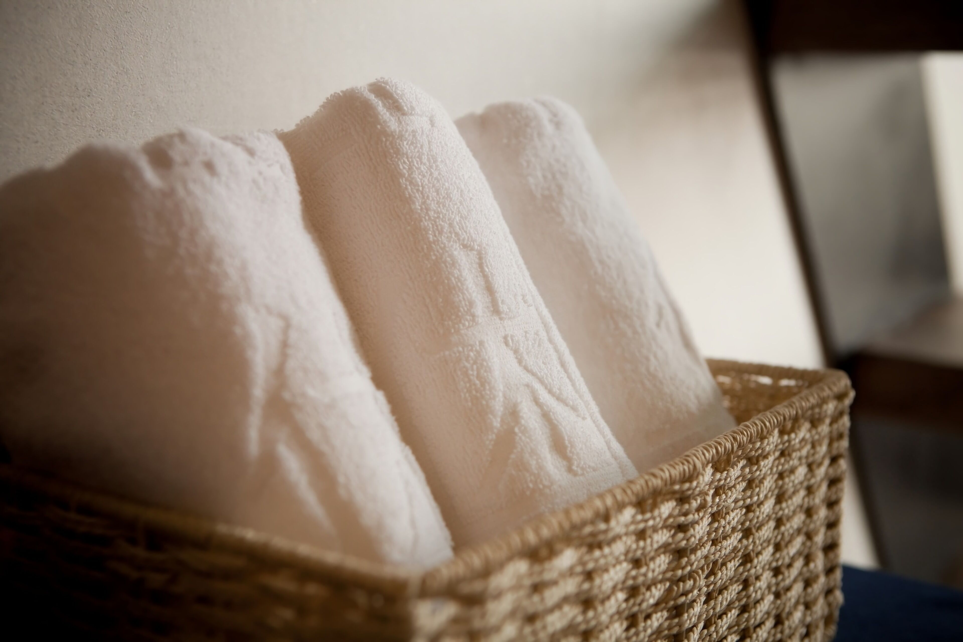 1 bedroom, hypo-allergenic bedding, blackout curtains, soundproofing