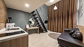 Family Twin Room | Hypo-allergenic bedding, blackout curtains, soundproofing