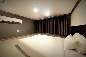 Business Single Room(5-day free parking)