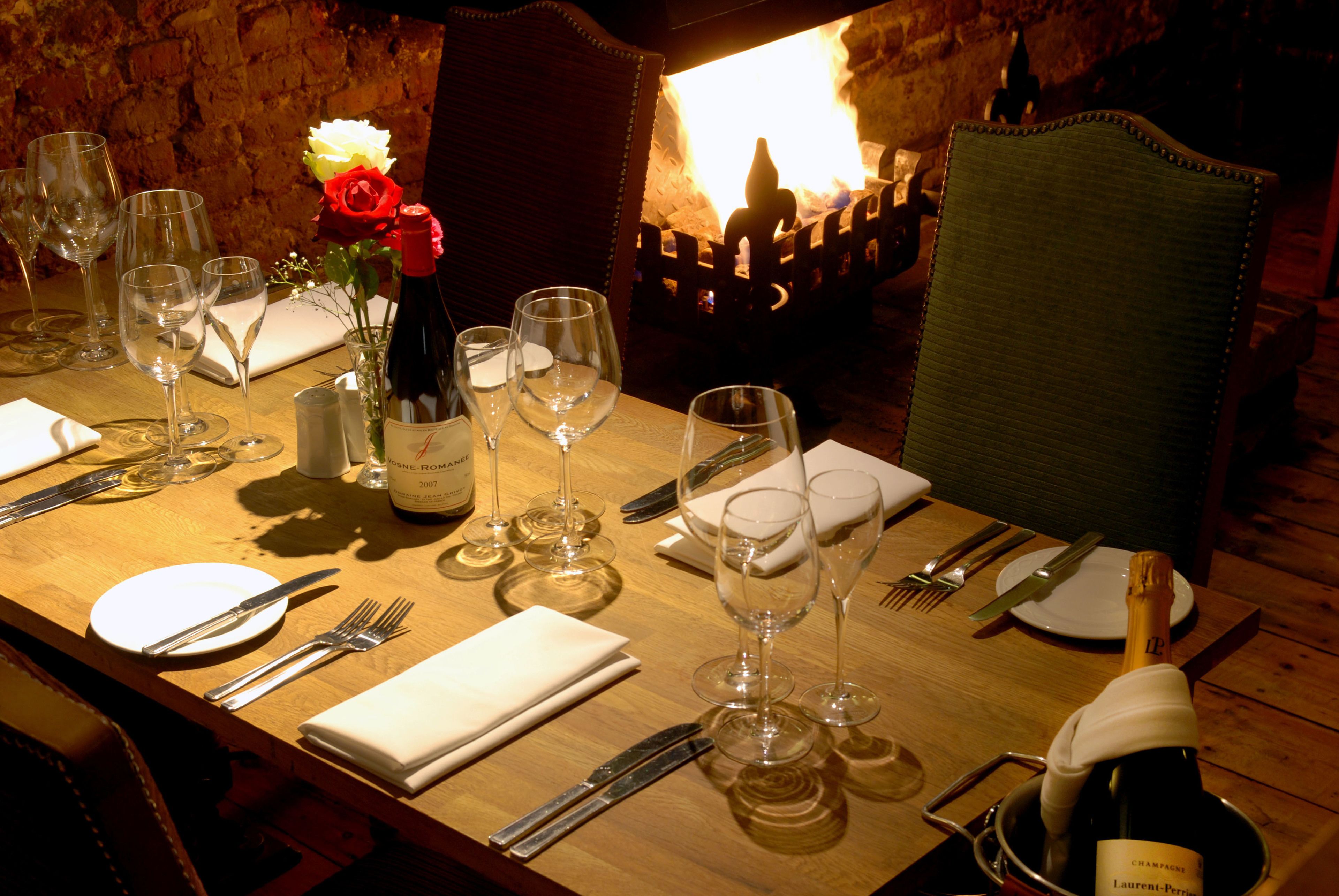 Daily full breakfast (GBP 15 per person)