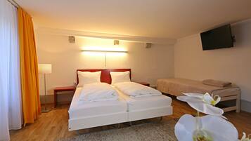 Junior Suite | 1 bedroom, premium bedding, desk, laptop workspace