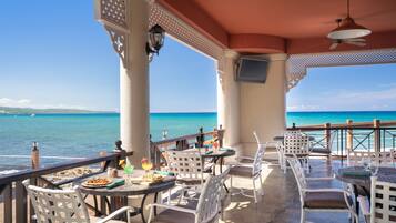 7 restaurants, breakfast, lunch, dinner served; American cuisine