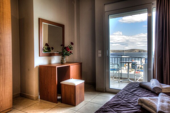 Family Apartment, Sea View | Egyptian cotton sheets, premium bedding, pillowtop beds, blackout drapes - Hotel Apanema Vivari (Nafplio)