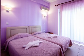 Family Apartment, Sea View | Egyptian cotton sheets, premium bedding, pillowtop beds, blackout drapes - Hotel Apanema Vivari (Nafplio)