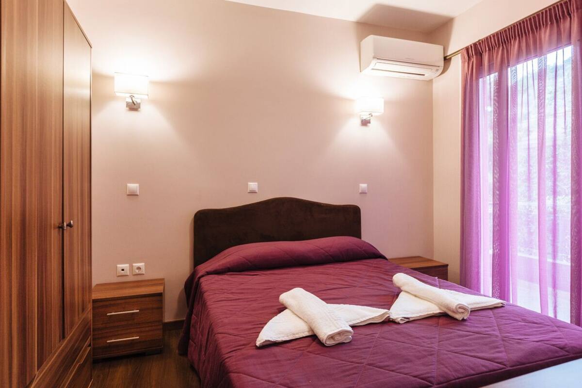 Superior Double Room, Partial Lake View | Egyptian cotton sheets, premium bedding, pillowtop beds, blackout drapes