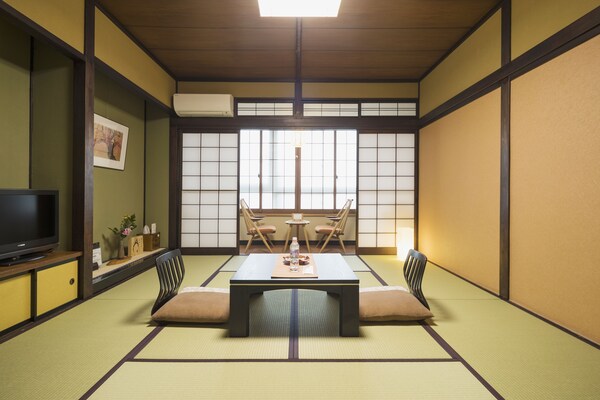 Ryokan Asunaro Takayama traditional room