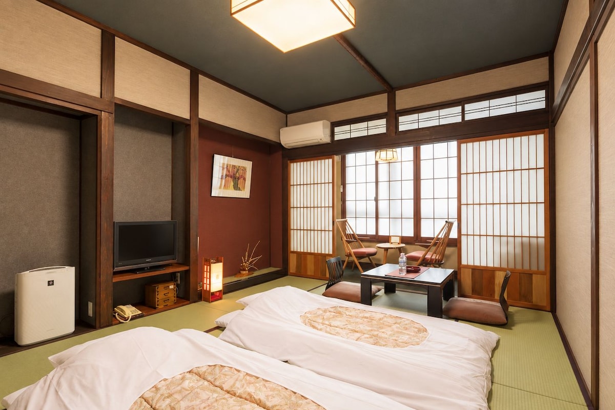Down duvets, in-room safe, laptop workspace, blackout curtains