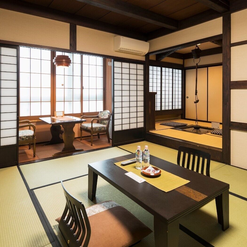 用餐區 |   供應早餐和晚餐