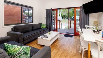 Superior 2 Bedroom Cabin | Living area