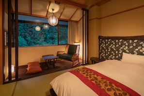 Basic Twin Room | Down comforters, in-room safe, desk, blackout drapes - Ryokan Gizan (Takayama)