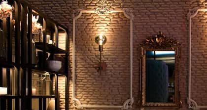Xenon Inn