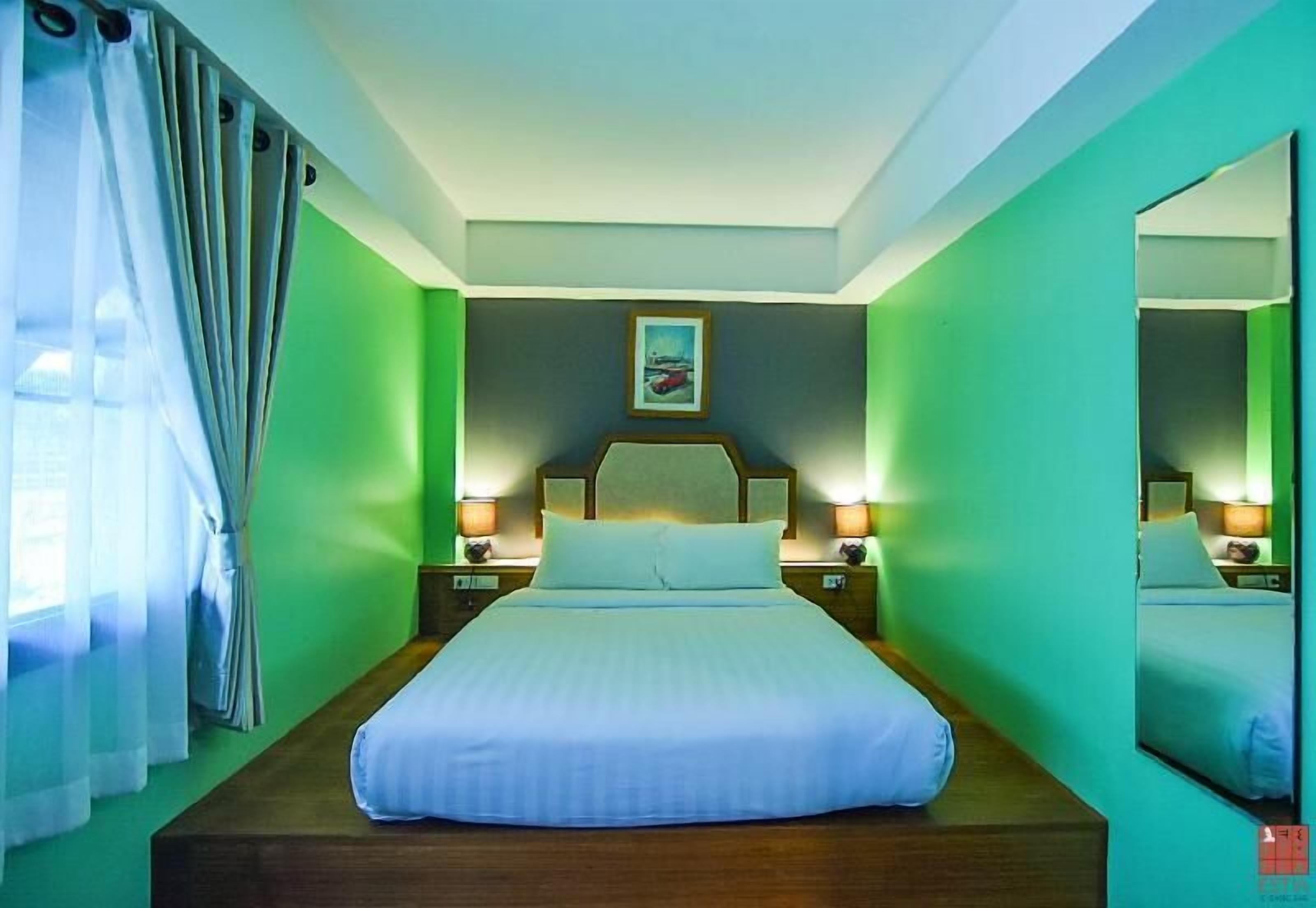 Minibar, in-room safe, desk, soundproofing