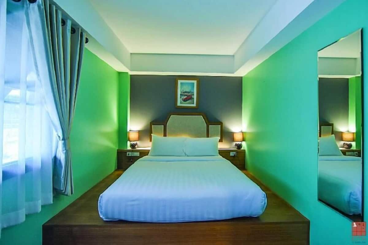 Minibar, in-room safe, desk, soundproofing