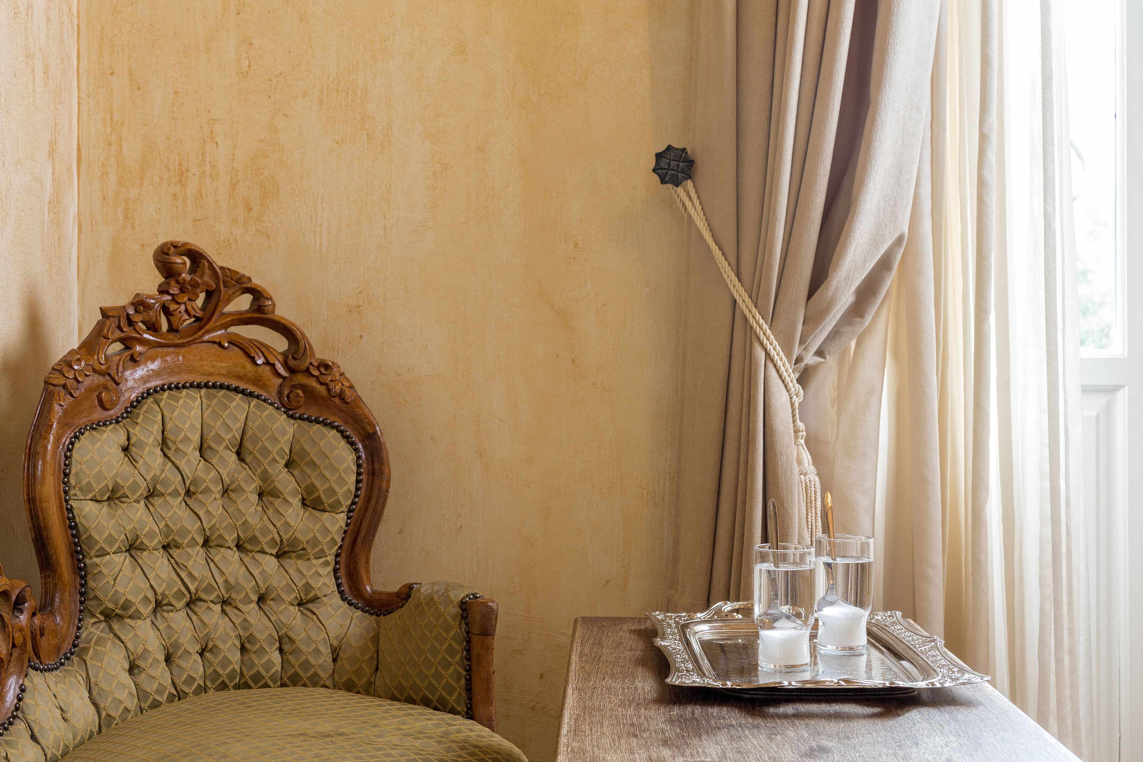 minibar, in-room safe, free wifi, bed sheets