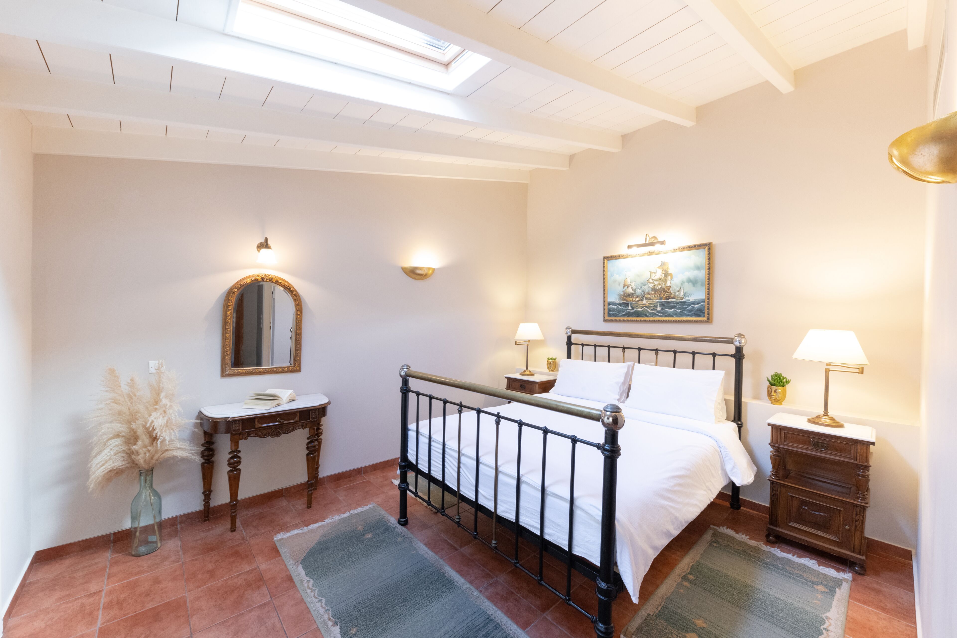 Minibar, caja fuerte, wifi gratis y ropa de cama