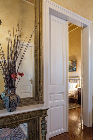 Superior Quadruple Room | Minibar, in-room safe, free WiFi, bed sheets - Nafsimedon Hotel (Nafplio)