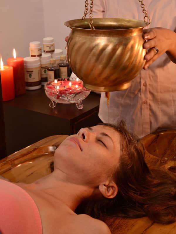 Ayurvedische behandelingen, manicures en pedicures, massagebehandelingen