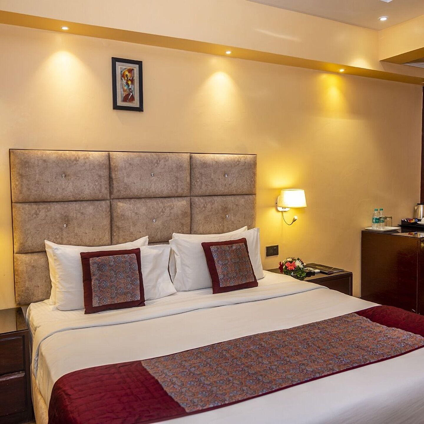 Ropa de cama de alta calidad y minibar 