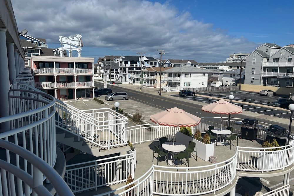 Coliseum Ocean Resort