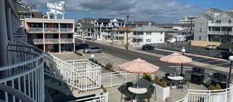 Coliseum Ocean Resort